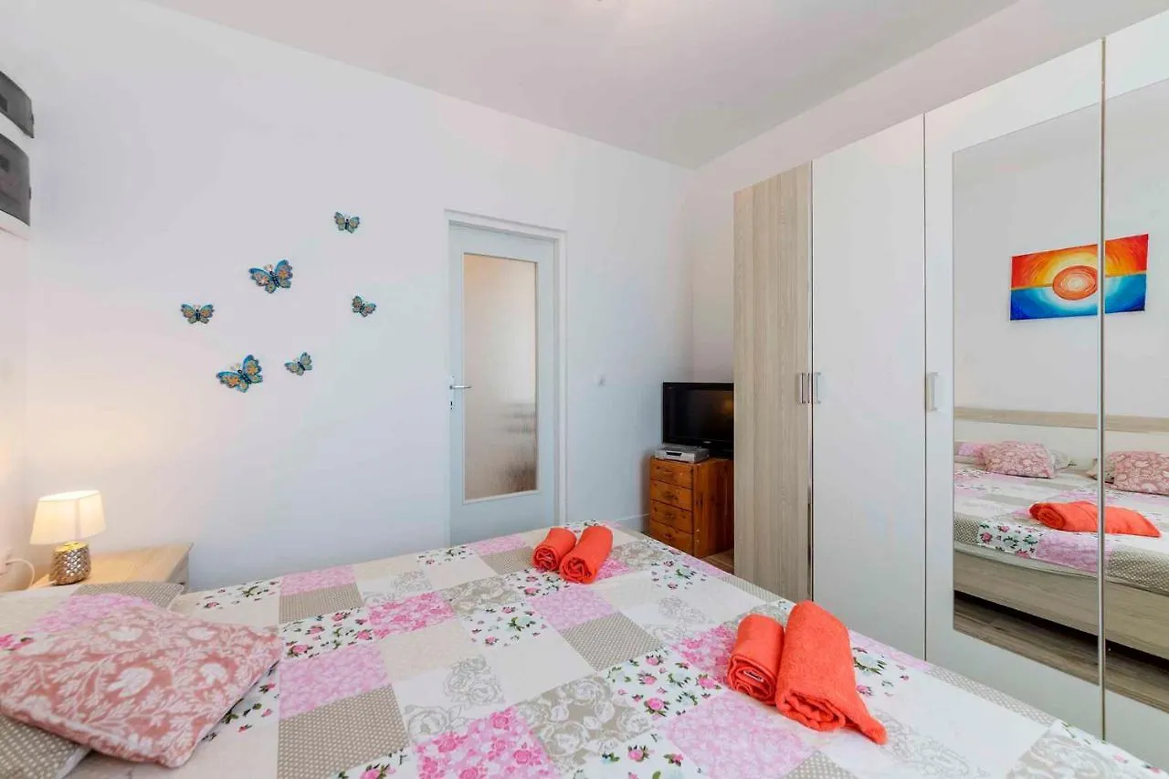 Apartment In Liganj 35553 لوفغان